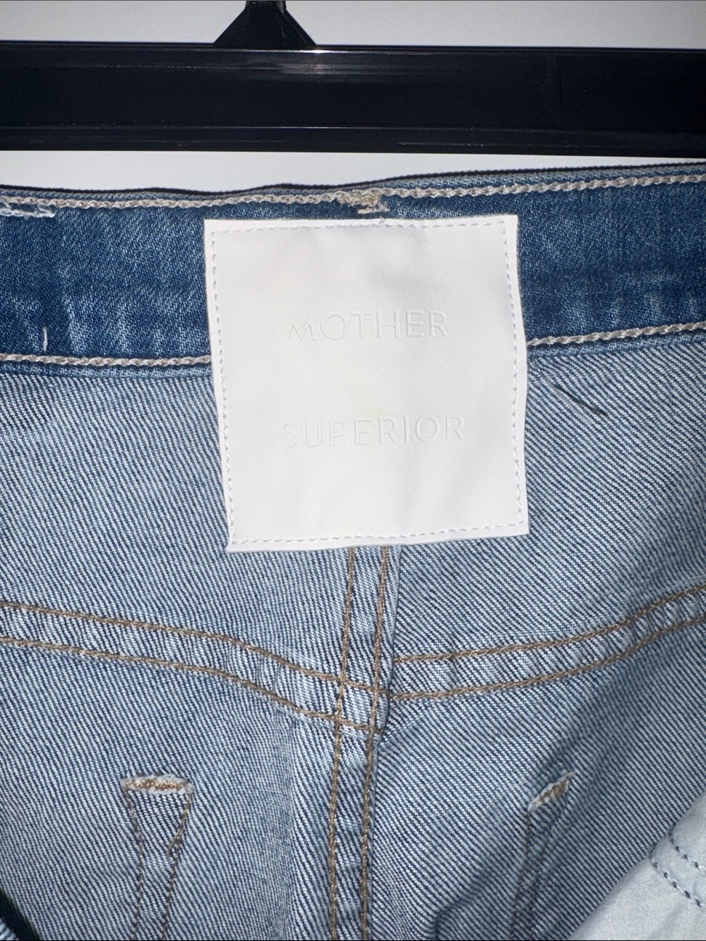 MOTHER Superior Women’s Faded Blue Relaxed Jeans - Picture 2 of 7